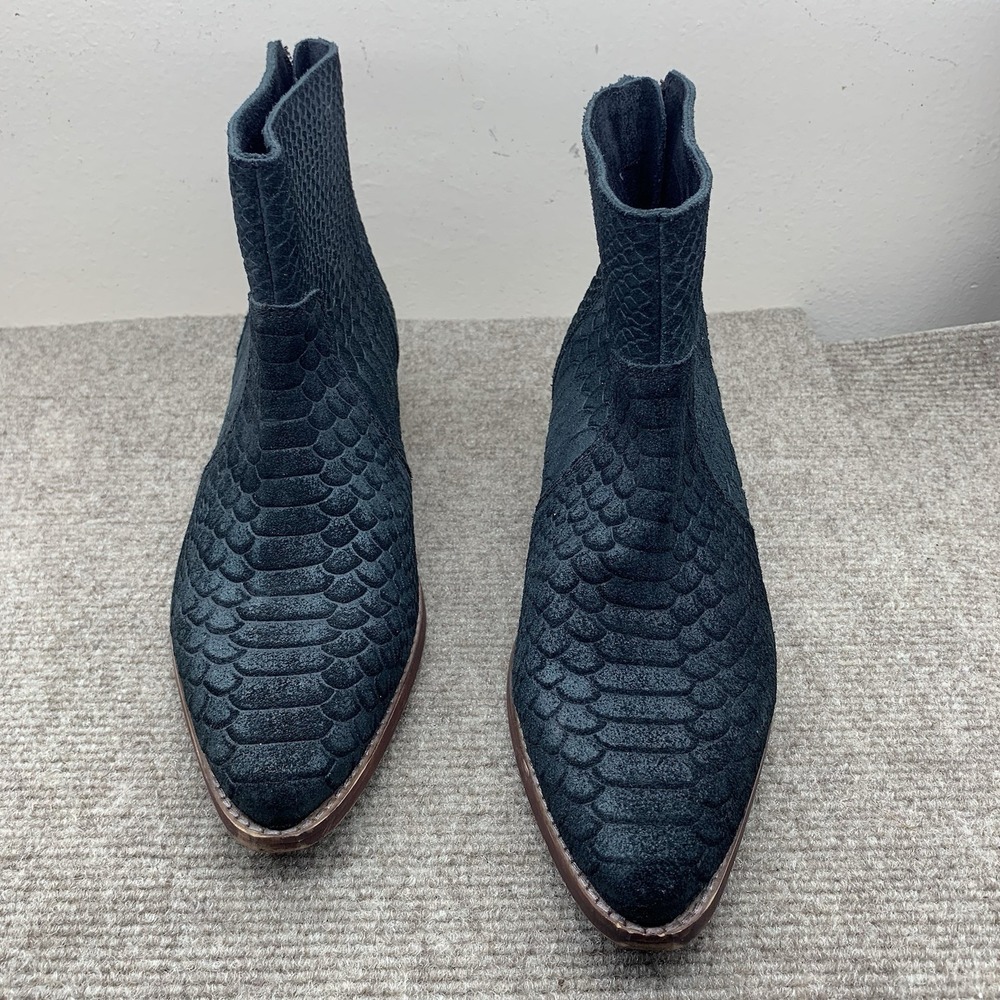 Women's Booties Sz 7 Black Snake Print Leather Western Ankle Boots